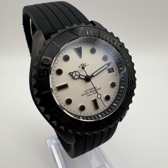 Custom 42MM Automatic Dive Watch - Picture 2 of 5
